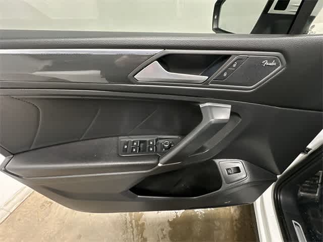 Thumbnail: 2020 Volkswagen Tiguan - 20