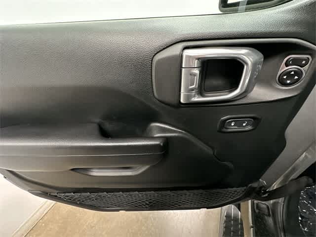 Thumbnail: 2021 Jeep Gladiator - 18