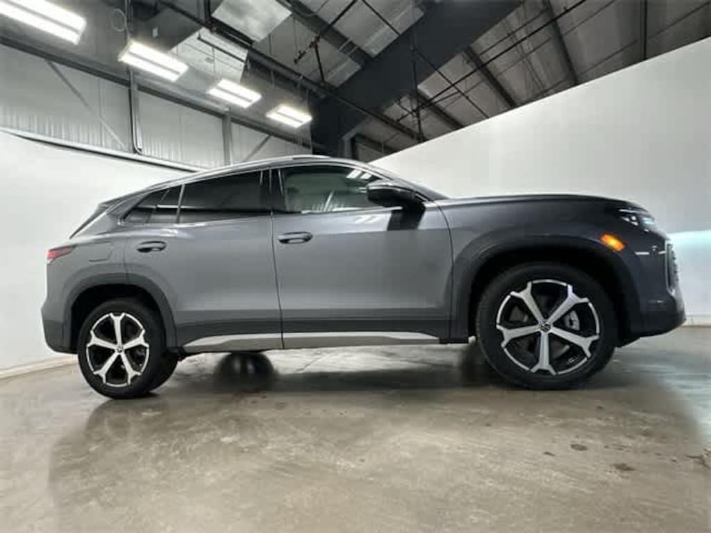 New 2026 Volkswagen Tiguan 2.0T SE SUV