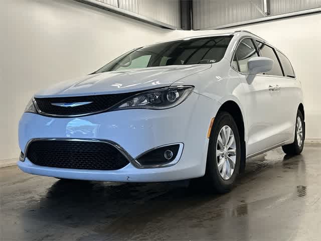 Thumbnail: 2018 Chrysler Pacifica - 32