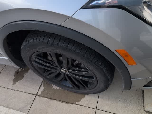 Thumbnail: 2022 Volkswagen Tiguan - 9