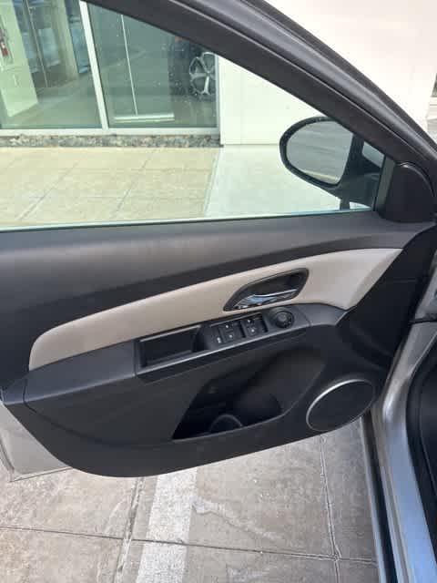 Thumbnail: 2011 Chevrolet Cruze - 12