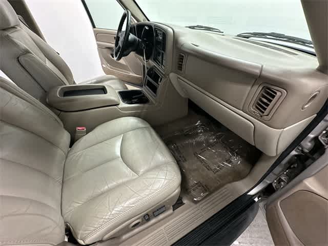 Thumbnail: 2004 Chevrolet Suburban - 17