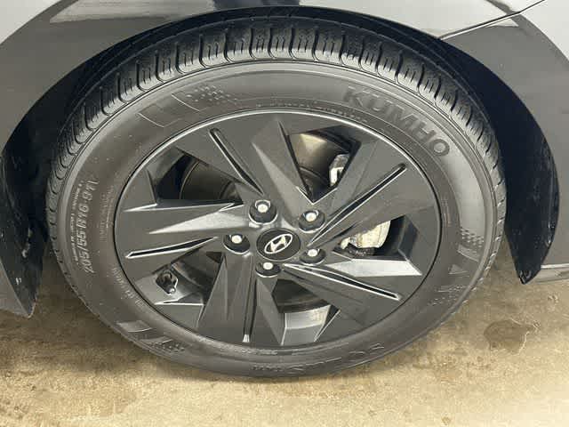 Thumbnail: 2023 Hyundai Elantra - 5