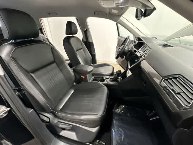 Thumbnail: 2022 Volkswagen Tiguan - 22