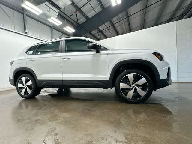 Thumbnail: 2026 Volkswagen Taos - 3