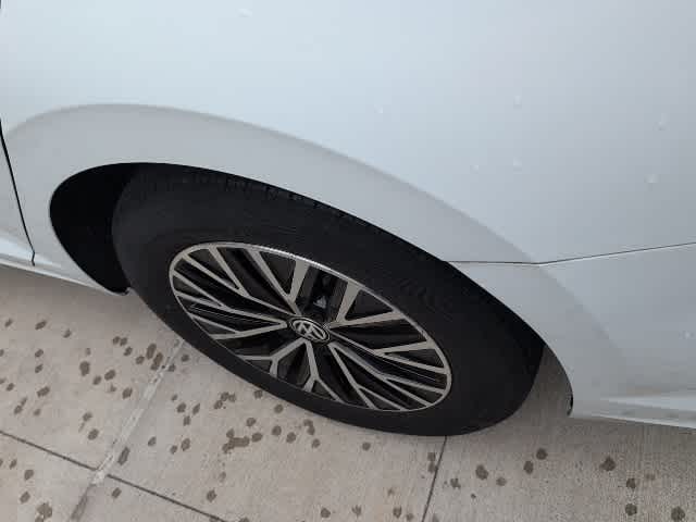 Thumbnail: 2021 Volkswagen Jetta - 10
