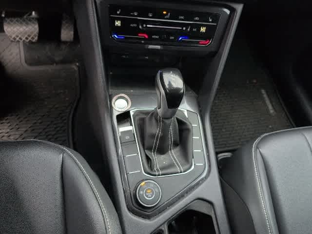 Thumbnail: 2023 Volkswagen Tiguan - 16