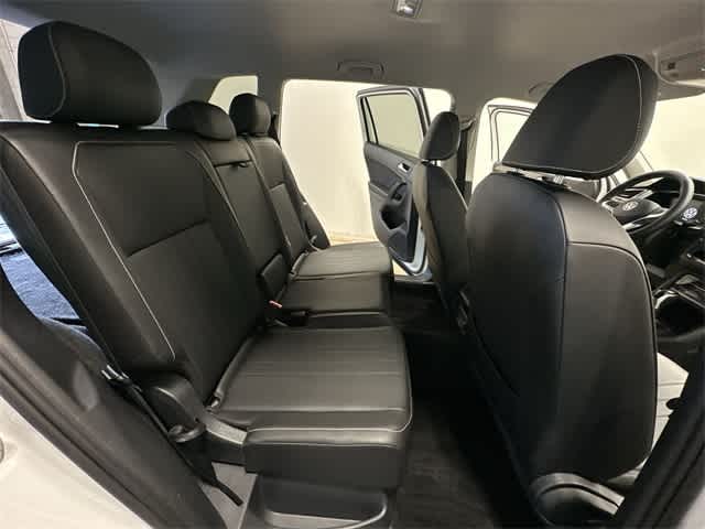 Thumbnail: 2023 Volkswagen Tiguan - 24