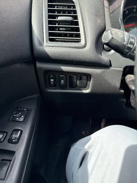 Thumbnail: 2015 Mitsubishi Outlander Sport - 16