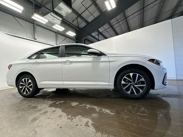 Thumbnail: 2026 Volkswagen Jetta - 3