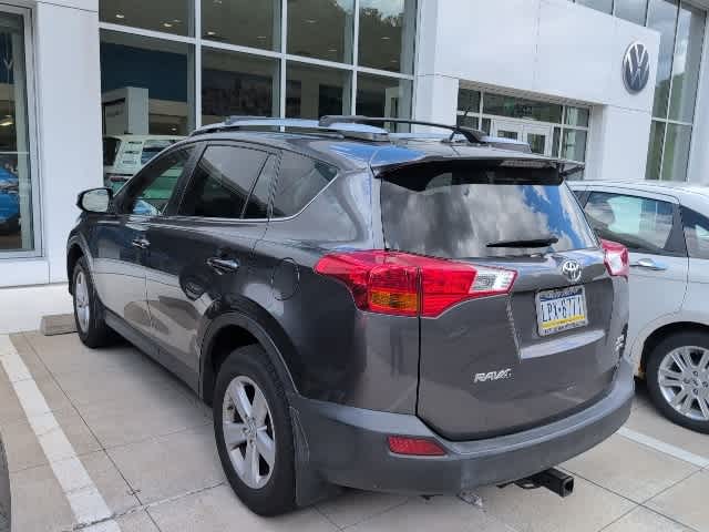 2013 Toyota RAV4 XLE photo 2