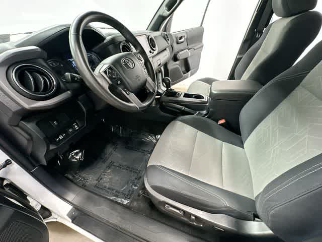 Thumbnail: 2022 Toyota Tacoma - 15