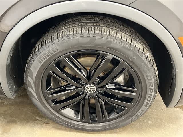 Thumbnail: 2022 Volkswagen Tiguan - 5