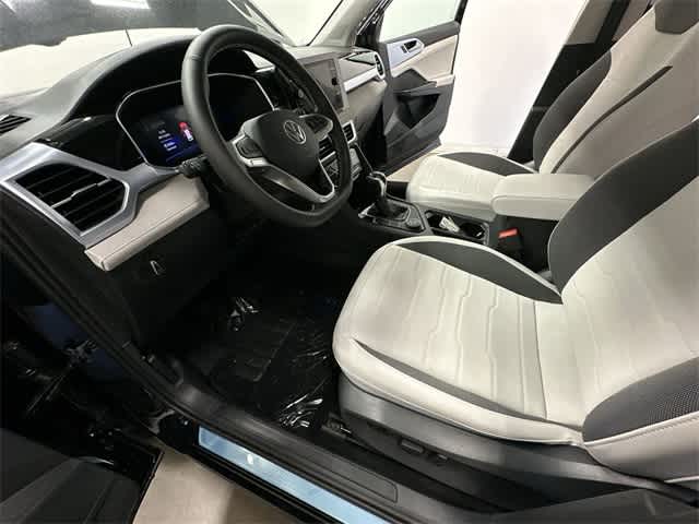 Thumbnail: 2025 Volkswagen Taos - 17