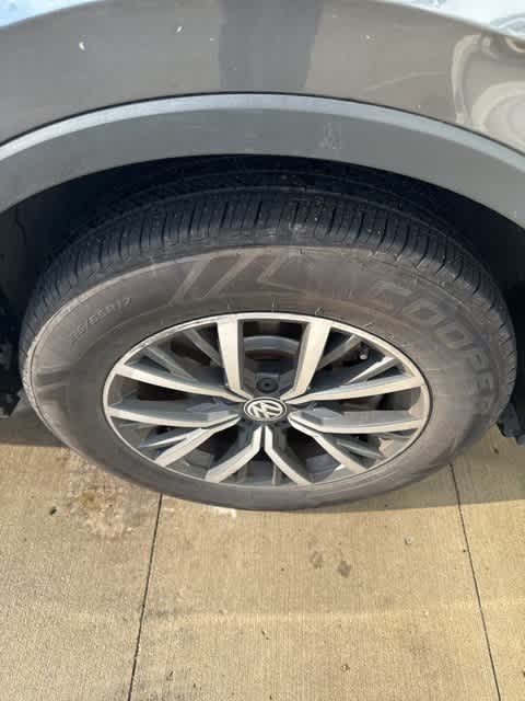 Thumbnail: 2021 Volkswagen Tiguan - 4