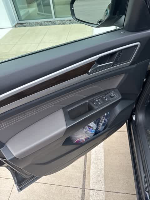 Thumbnail: 2022 Volkswagen Atlas - 12