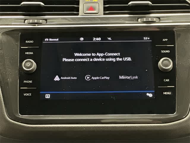 Thumbnail: 2022 Volkswagen Tiguan - 14