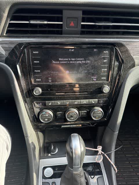 Thumbnail: 2020 Volkswagen Passat - 20