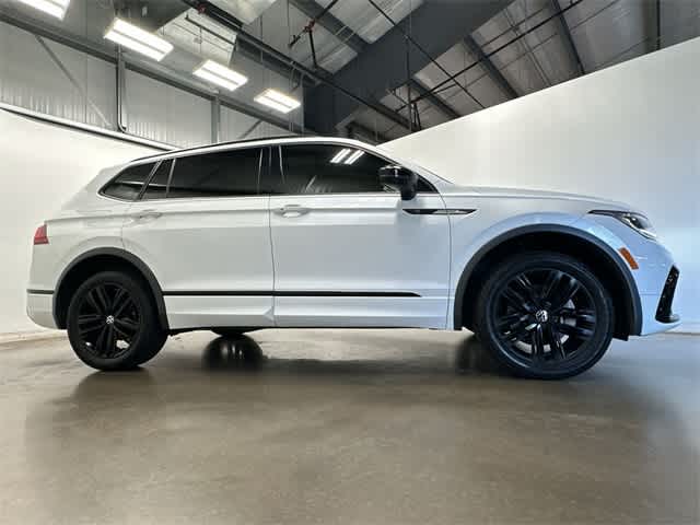 2022 Volkswagen Tiguan SE R-Line Black 3