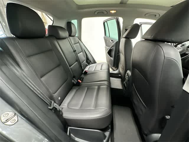 Thumbnail: 2016 Volkswagen Tiguan - 25