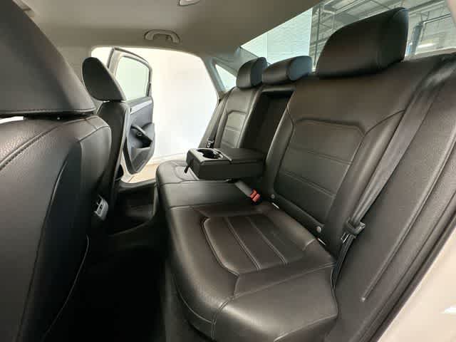 Thumbnail: 2013 Volkswagen Passat - 16