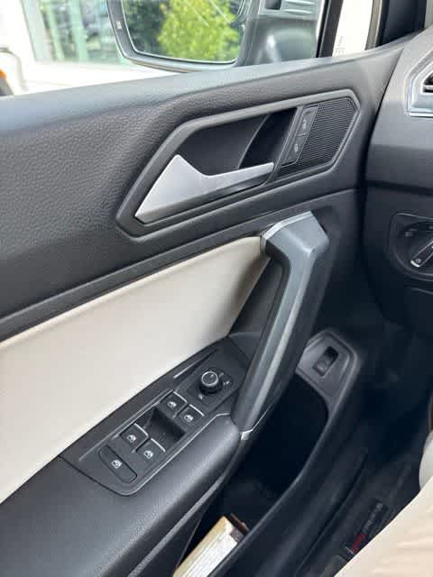 Thumbnail: 2020 Volkswagen Tiguan - 18