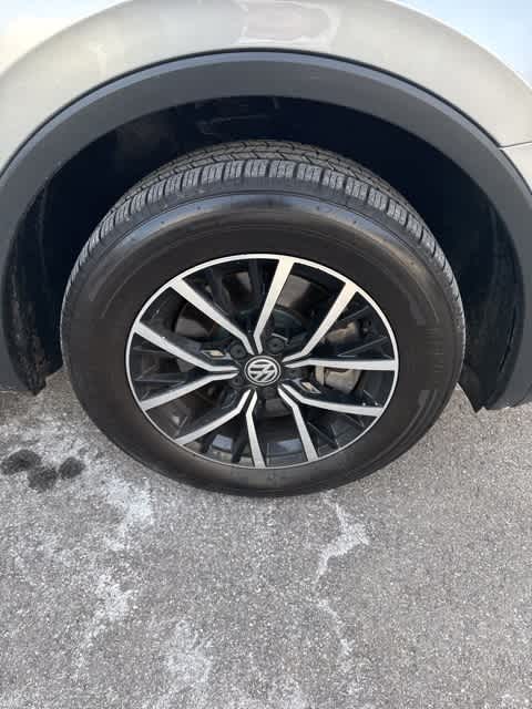 Thumbnail: 2021 Volkswagen Tiguan - 4