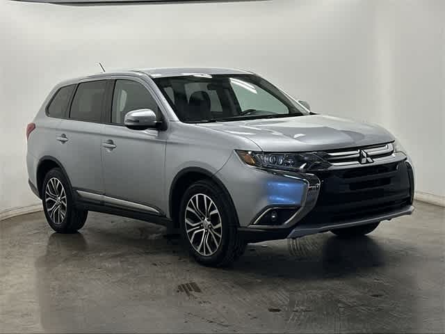 Thumbnail: 2016 Mitsubishi Outlander - 31