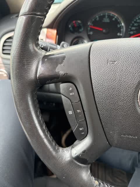 Thumbnail: 2010 Chevrolet Tahoe - 15