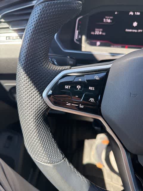 Thumbnail: 2022 Volkswagen Tiguan - 16