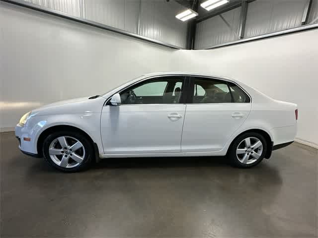 Thumbnail: 2009 Volkswagen Jetta - 2