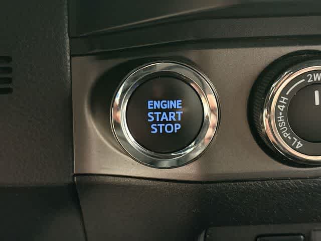 Thumbnail: 2022 Toyota Tacoma - 10