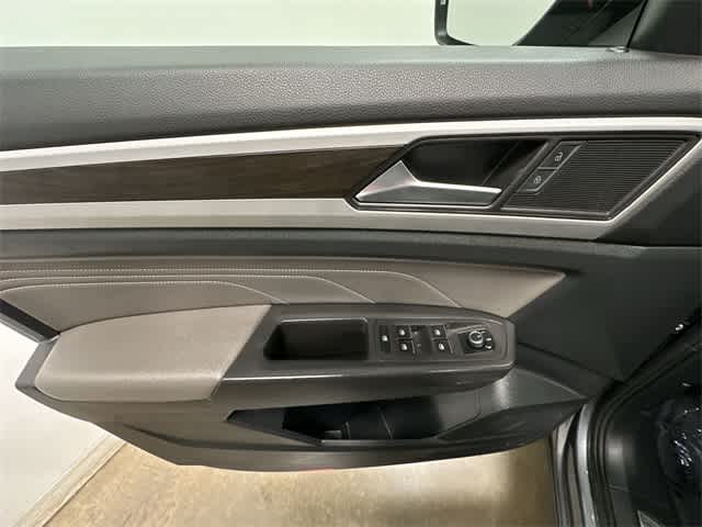 Thumbnail: 2022 Volkswagen Atlas - 20