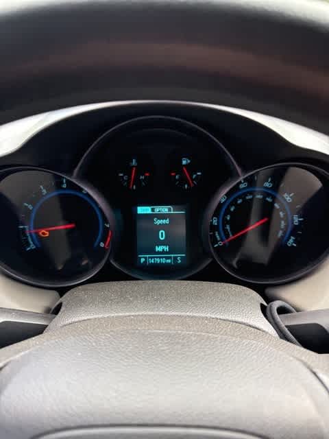 2013 Chevrolet Cruze LS 13