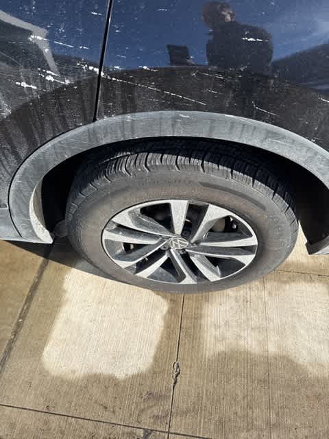 Thumbnail: 2022 Volkswagen Tiguan - 9