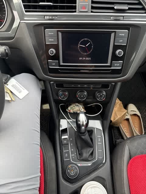 Thumbnail: 2018 Volkswagen Tiguan - 19