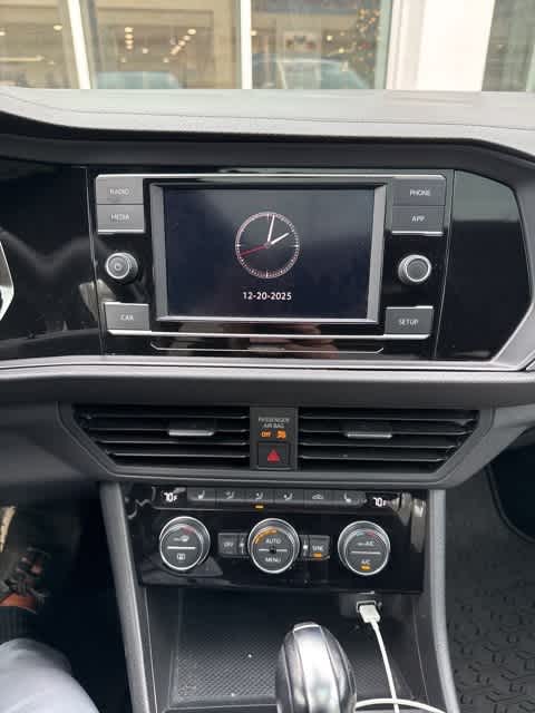 Thumbnail: 2019 Volkswagen Jetta - 20