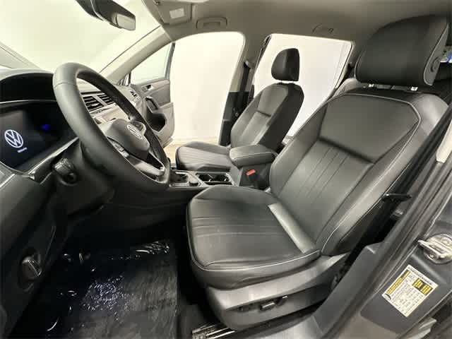 Thumbnail: 2023 Volkswagen Tiguan - 17