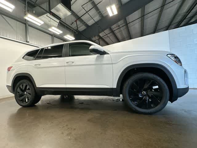 Thumbnail: 2026 Volkswagen Atlas - 3