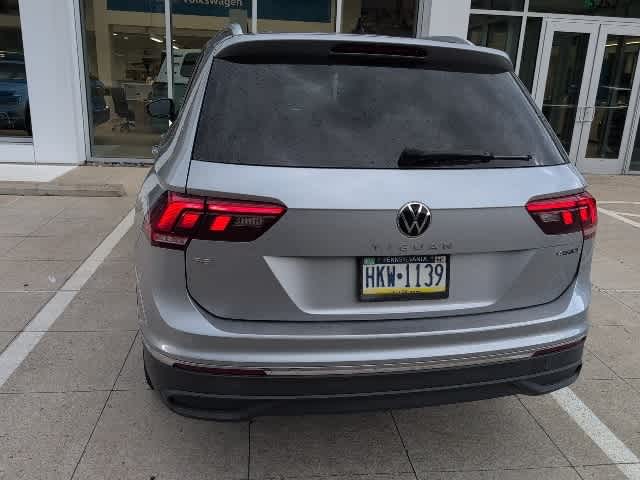 Thumbnail: 2022 Volkswagen Tiguan - 3