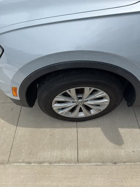 Thumbnail: 2018 Volkswagen Tiguan - 9