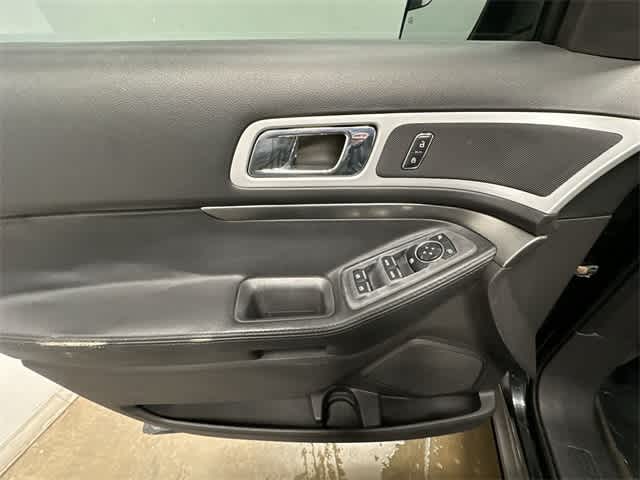 Thumbnail: 2015 Ford Explorer - 19