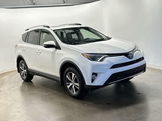 Thumbnail: 2018 Toyota RAV4 - 31