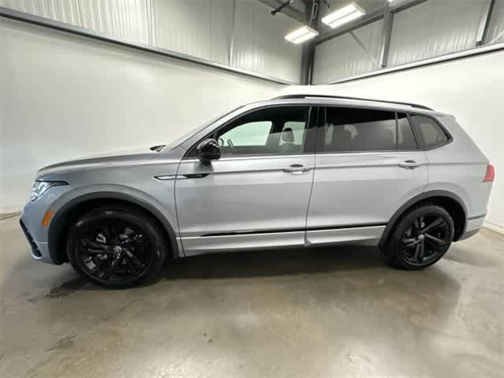 Certified 2024 Volkswagen Tiguan SE R-Line Black SUV