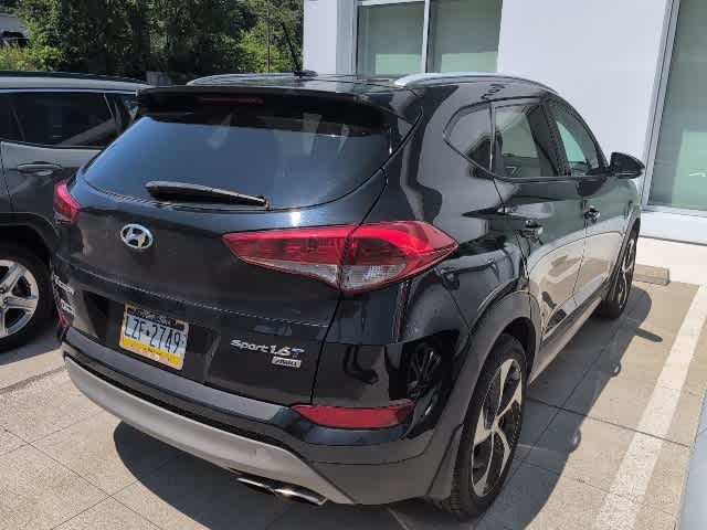 Thumbnail: 2017 Hyundai Tucson - 4