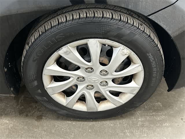 Thumbnail: 2012 Hyundai Elantra - 5