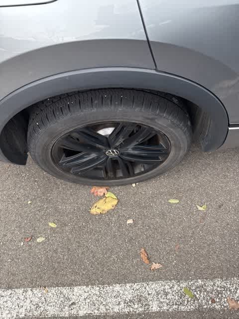 Thumbnail: 2022 Volkswagen Tiguan - 5