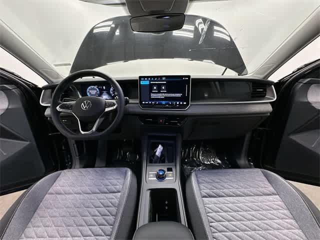 Thumbnail: 2025 Volkswagen Tiguan - 18