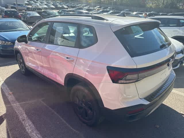 Thumbnail: 2025 Volkswagen Taos - 8